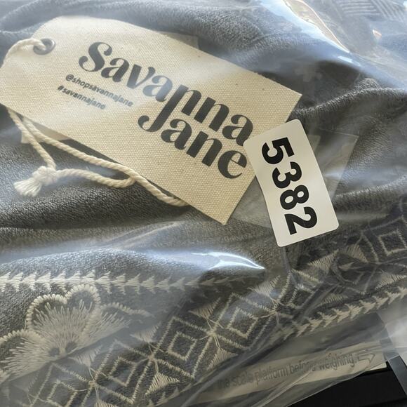 Savanna Jane Embroidered Top Women 2X Gray Floral Knit Boho Peasant Cottage NEW - Picture 12 of 12